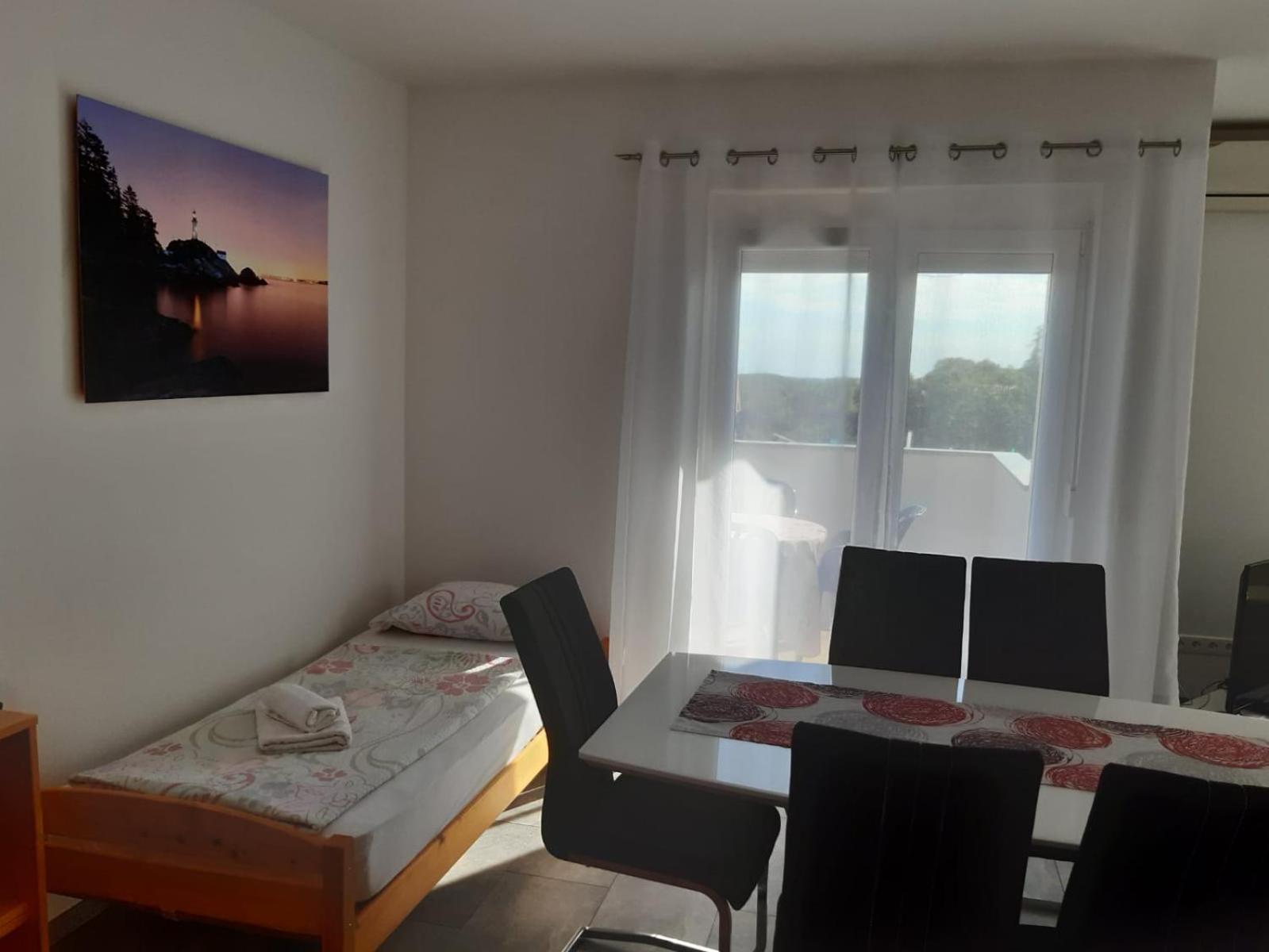 Apartments Ivana With The Pool Rovinjsko Selo Exterior foto